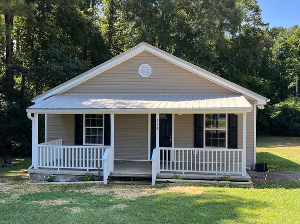618 Poplar St, West Point, GA 31833