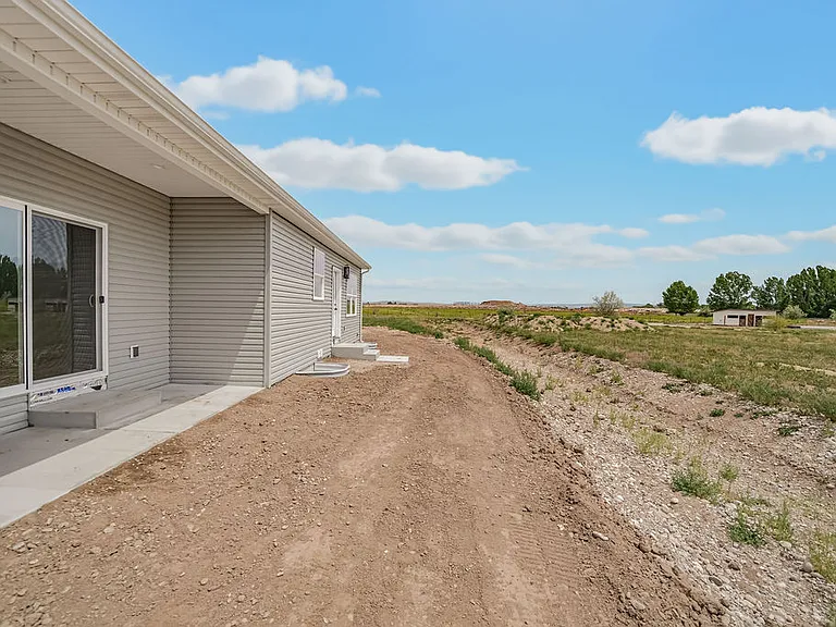 445 E River Ln — Photo 60