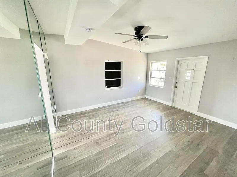 2 bed, 1.0 bath, 648 sqft, $1,349 — Photo 3