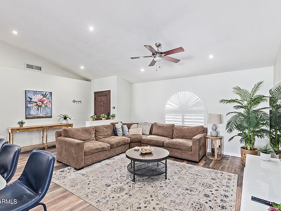 4th image of 5702 E HARTFORD Avenue