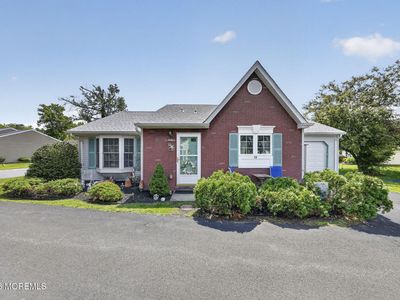 33 Carnaby Close, Freehold, NJ, 07728
