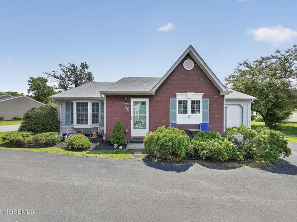 33 Carnaby Close, Freehold, NJ 07728