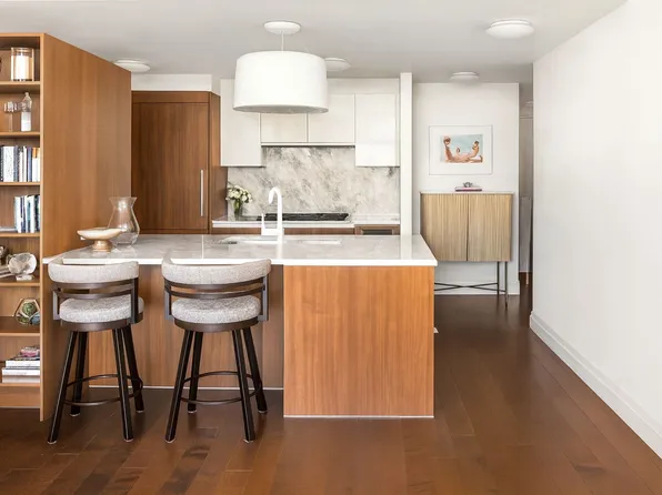 35 West 15th Street image 1 of 6