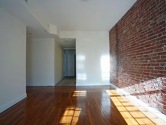 3rd image of 54 Ashford St #53-2