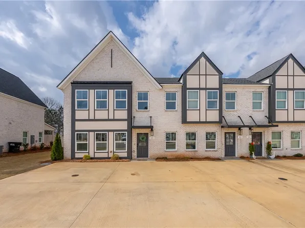 560 Waterpoint Way, Opelika, AL 36801