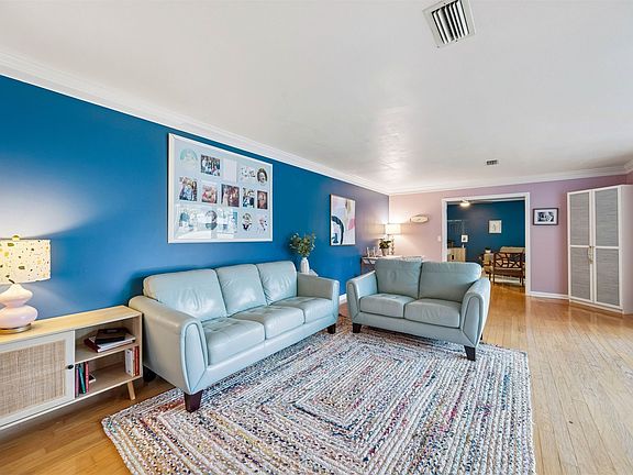 3rd image of 2015 Highland Dr