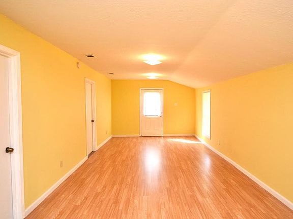 2nd image of 310 Pilley St