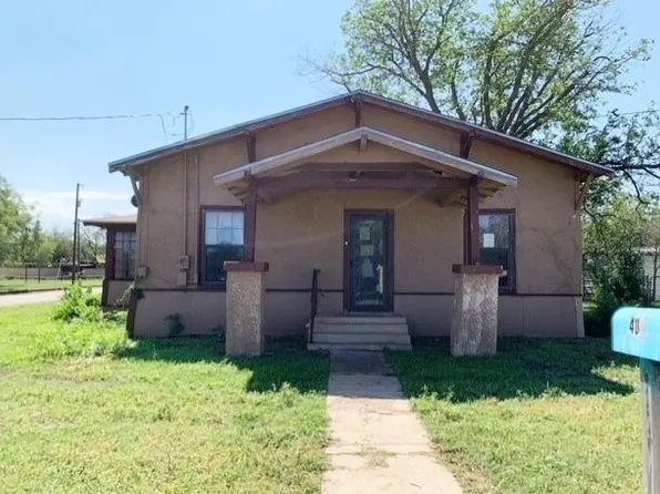 403 W Mesquite St, Coleman, TX 76834