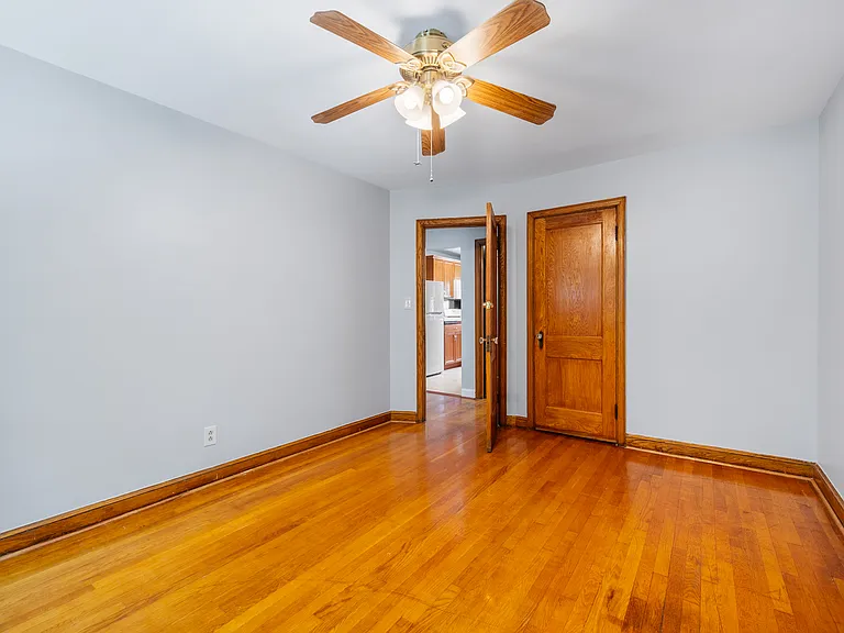 55 Farragut Pl NW #2 — Photo 6