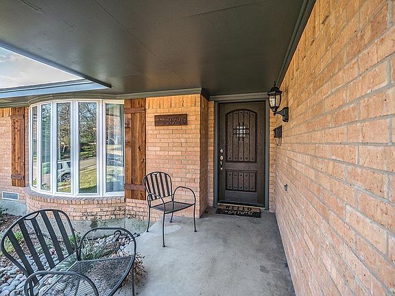 2nd image of 3725 Tulane Cir