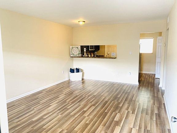 3rd image of 121 Danube Ave APT 201
