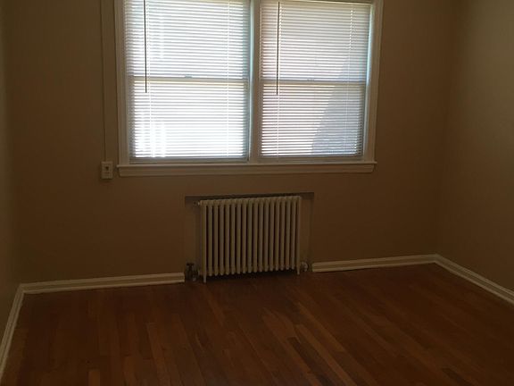 5th image of 11 Green Acres Dr APT 127