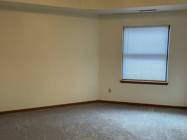 307 E College St #1812 — Photo 8