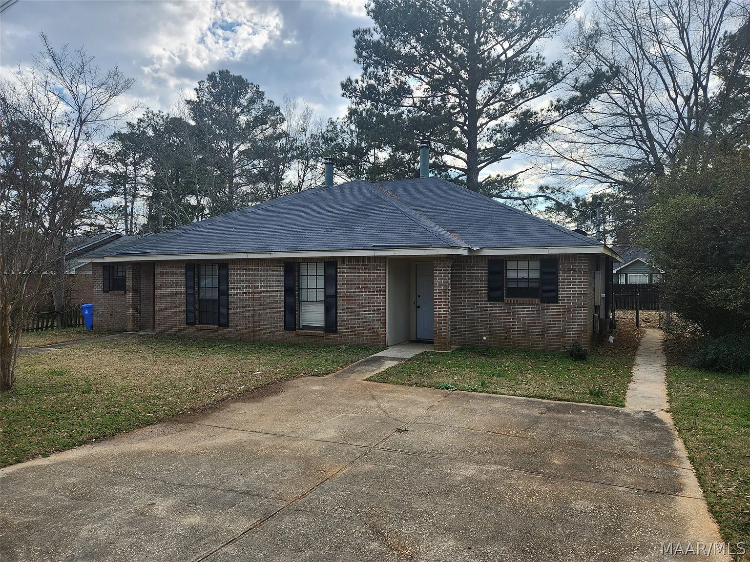 2 bed, 2.0 bath, 967 sqft, $1,295 — Photo 1