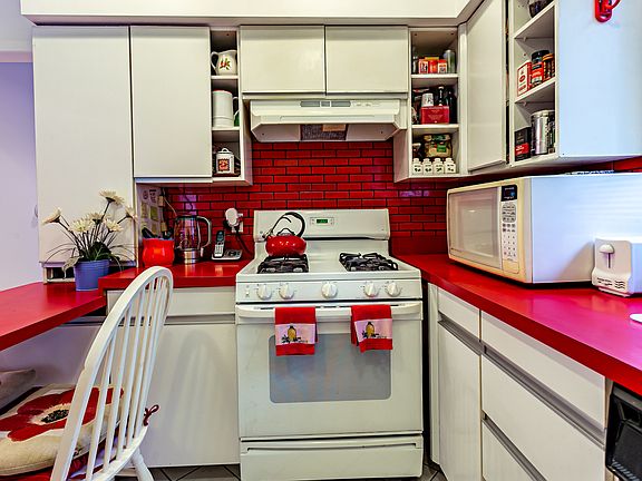 3rd image of 2658 N Mulligan Ave