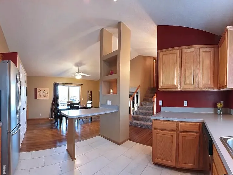 17282 Sprague St — Photo 8