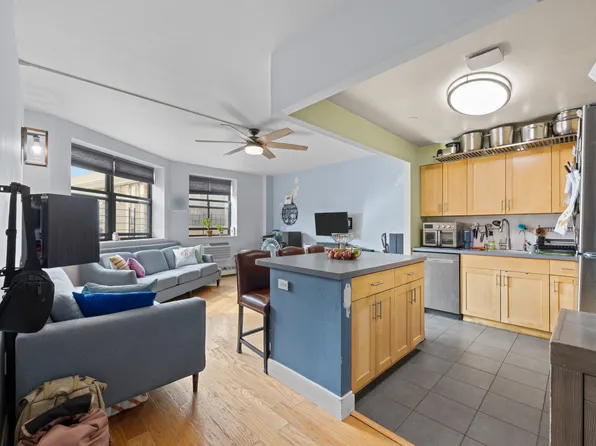 1814 Saint Johns Place B4 image 1 of 26