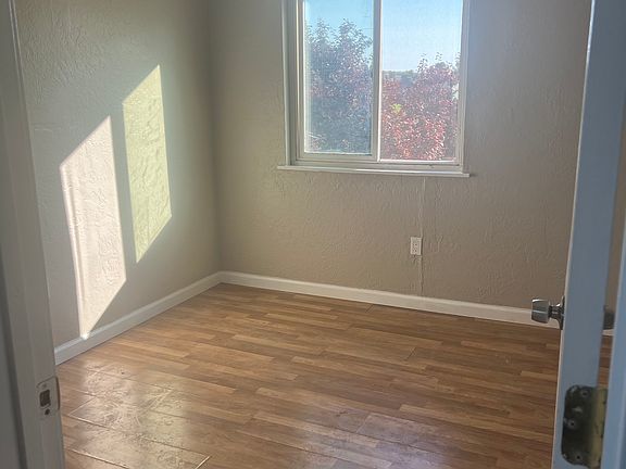 5th image of 105 Cypress Ave #A