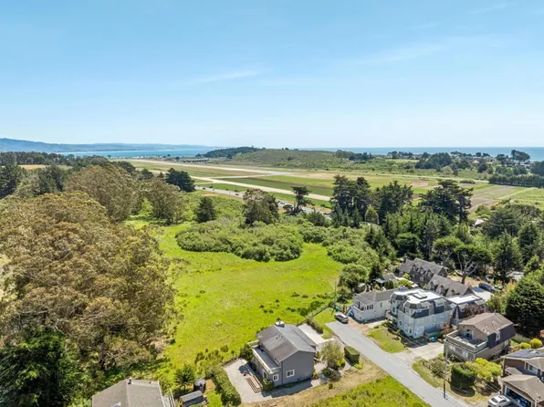 1077 Pearl Ave, Moss Beach, CA 94038