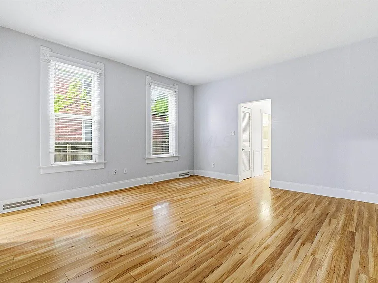 19 E Mithoff St — Photo 5