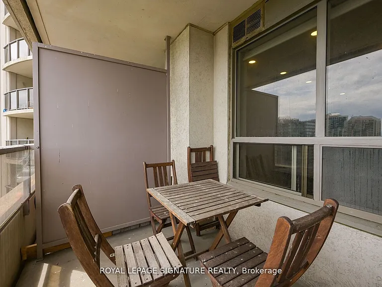 25 Kingsbridge Garden Cir #1126 — Photo 42