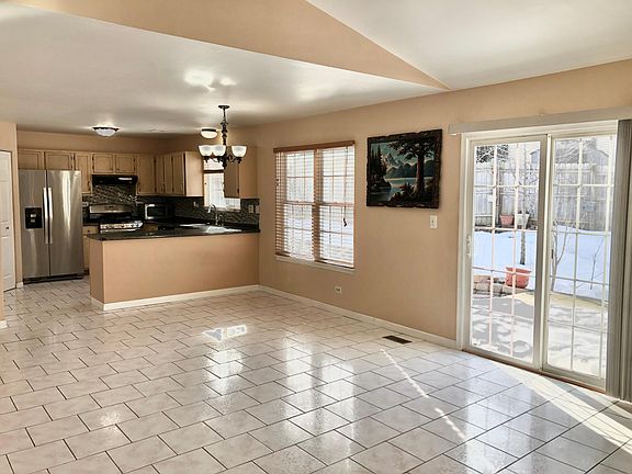 5th image of 824 Buckingham Ct