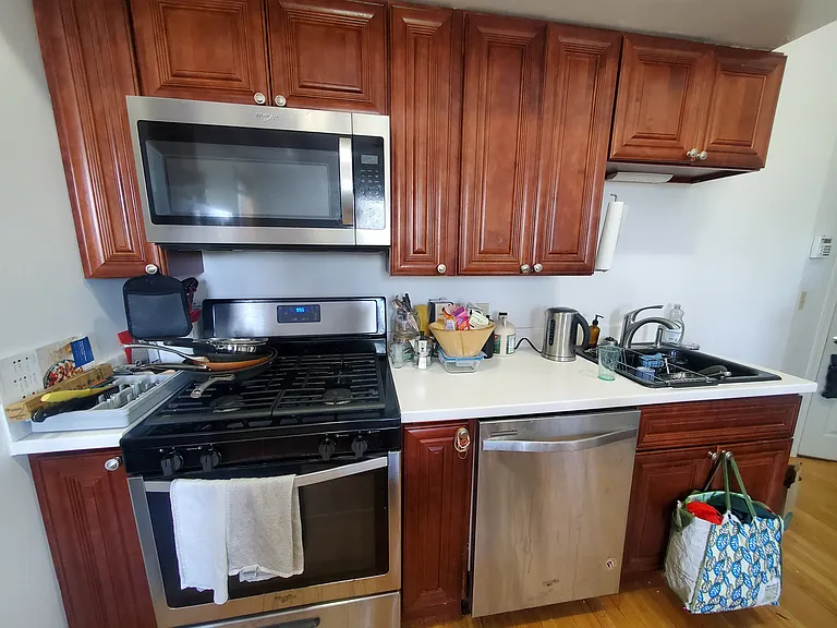 183 Columbia St #204 — Photo 5