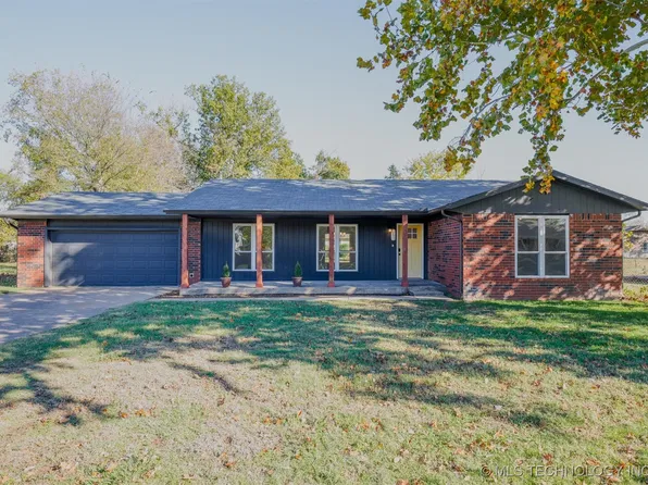 1703 Town And Country Dr, Sand Springs, OK 74063