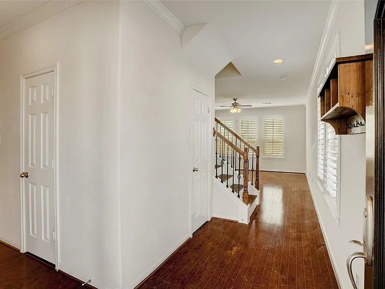 10046 Hillside Bayou Dr — Photo 4