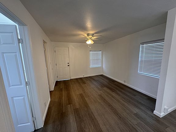 3rd image of 408 Goetz Pl #408