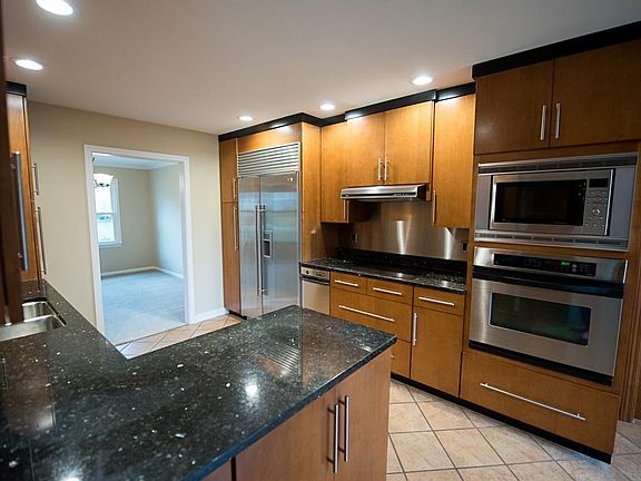 5th image of 6842 Marmont Ct