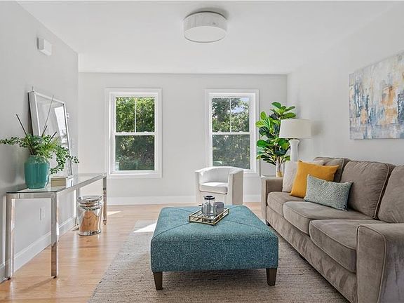 3rd image of 83 Cadora Ave