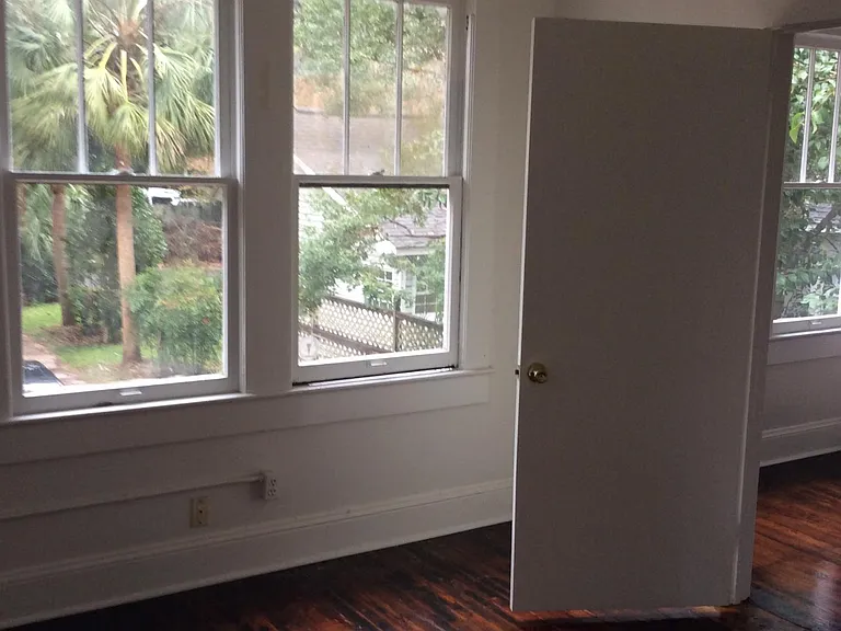 529 E Call St #B — Photo 3