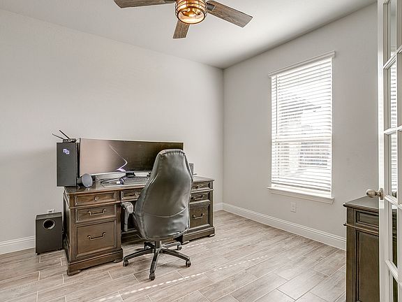 5th image of 1005 Thicket Dr