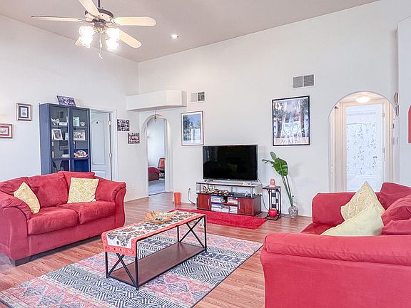 4th image of 7232 Gallinas Ave NE