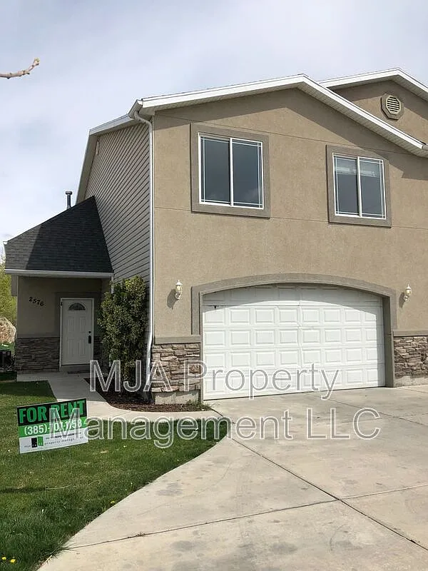 Building Photo - 2574 W Robin Rd #2576