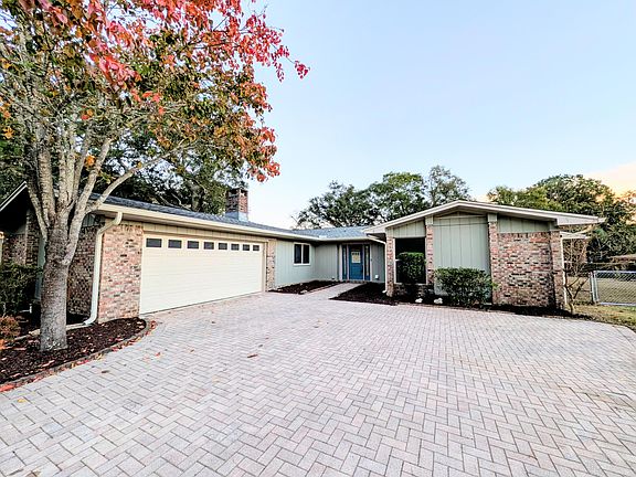 2nd image of 6 NE Stafford Cir