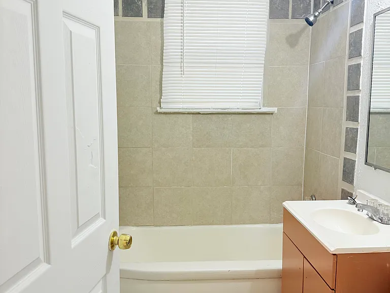 1314 Decatur St — Photo 2