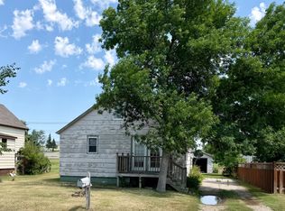 117 N 10th St, Wishek, ND 58495