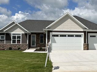 1219 Copilot Way, De Pere, WI 54115