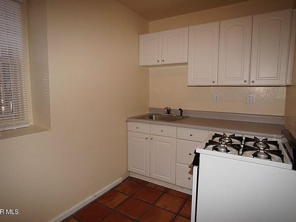 5th image of 2325 N Kansas St #B