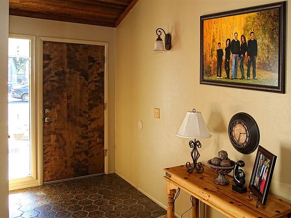 2nd image of 2064 Oakwood Dr
