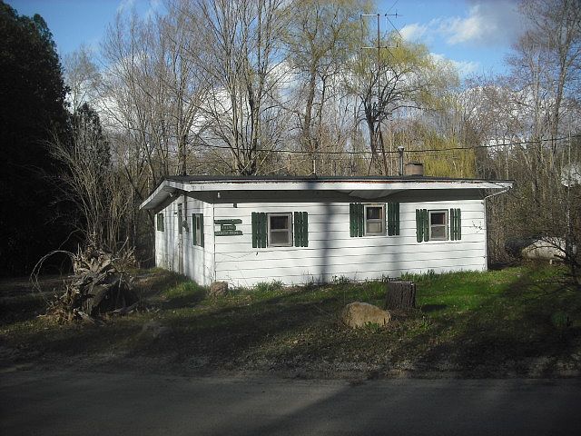 1st image of 18396 Oxbow Dr