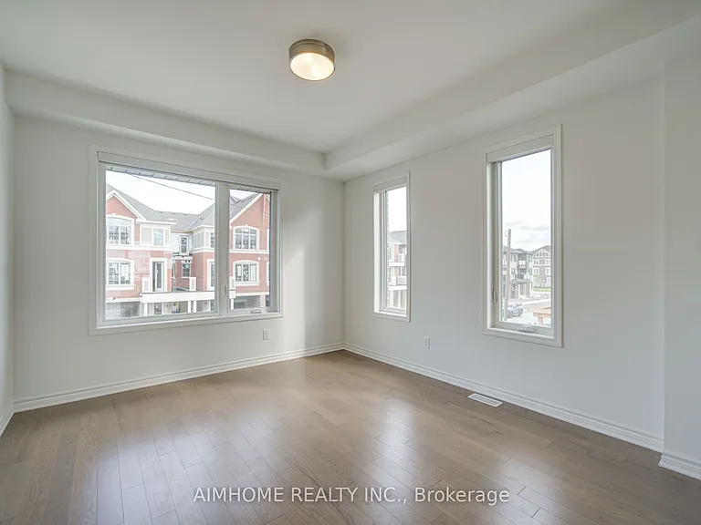 60 Avani Ave — Photo 7