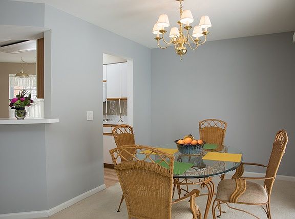 4th image of 108 N Woodbury Ln
