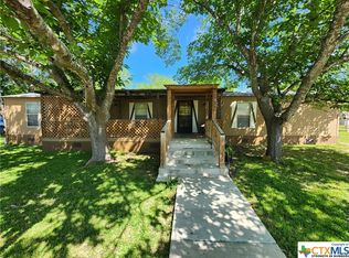 101 Suttles St, Florence, TX 76527