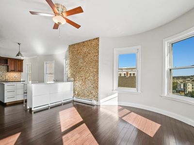 52 Providence St APT 3, Worcester, MA, 01604