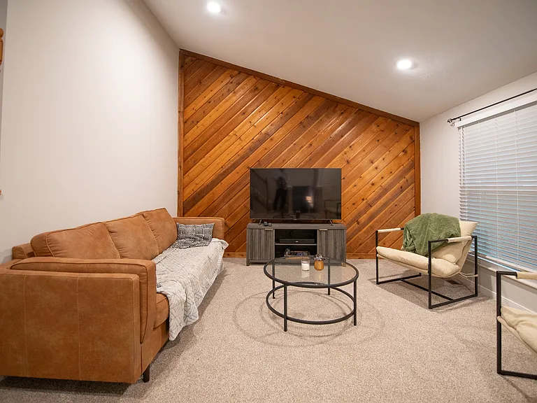 13317 Thornridge Ln — Photo 2