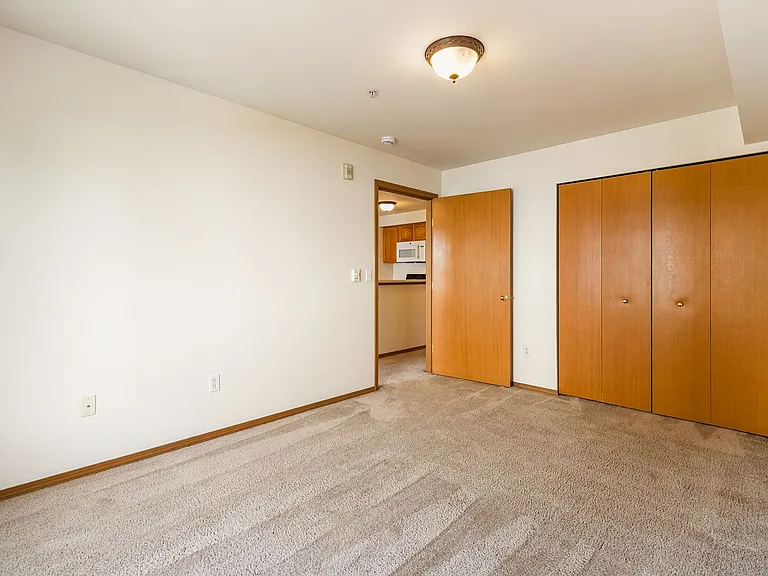 839 N State St — Photo 3