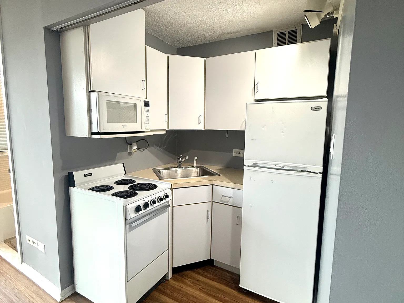 3110 N Sheridan Rd — Photo 2